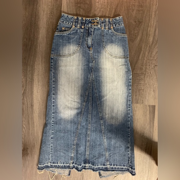 Y2K 2000’s Denim Maxi Skirt - Picture 7 of 10